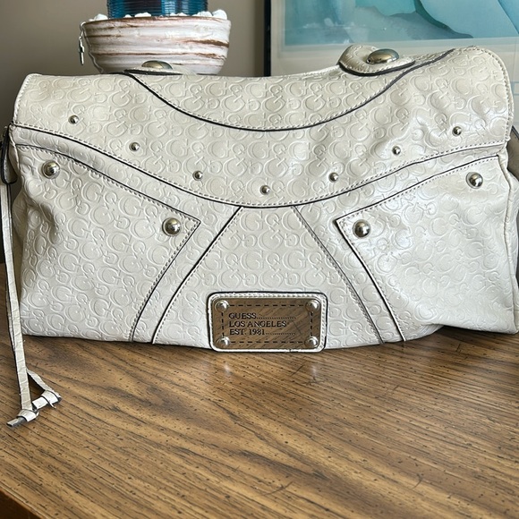 Large GUESS Bag - Picture 3 of 15